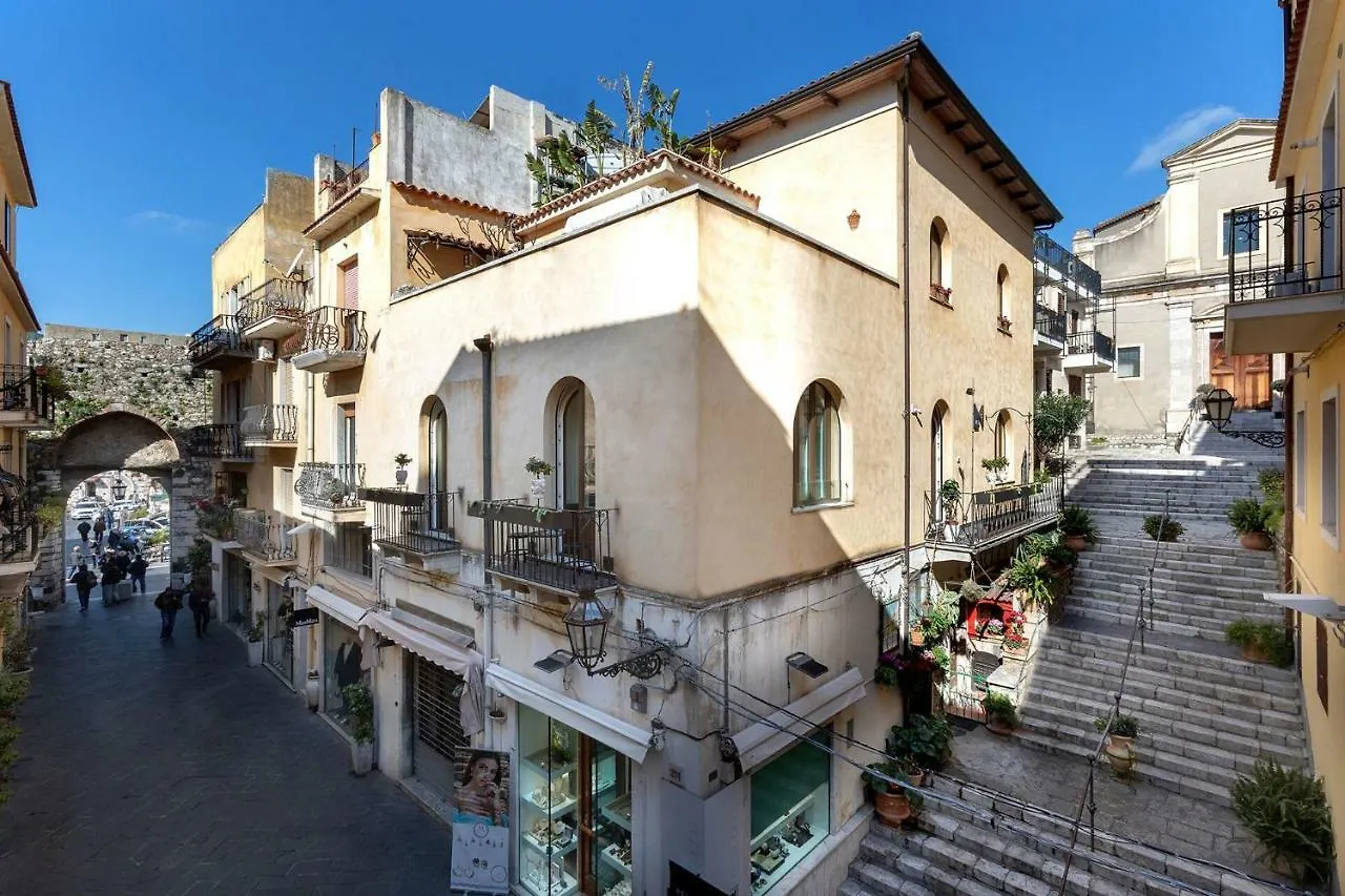 Le Moresche - Nica Apartment Taormina 0*,